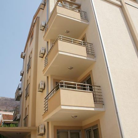 Apartments Dominus Petrovac na moru Exterior foto