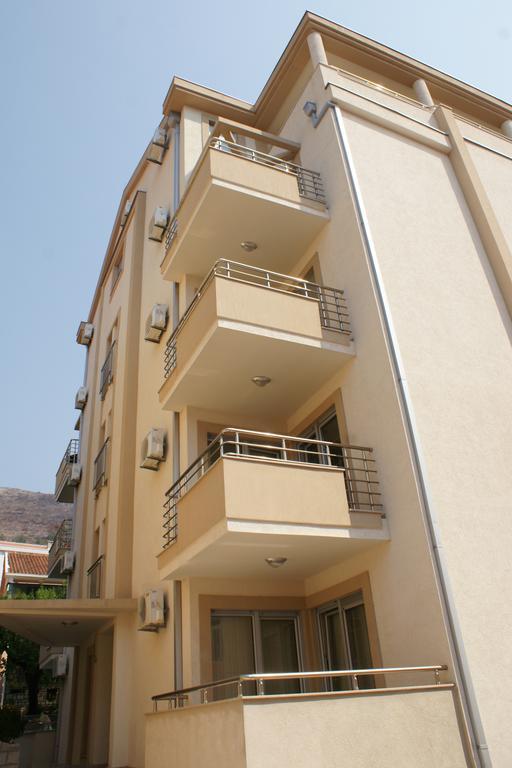 Apartments Dominus Petrovac na moru Exterior foto