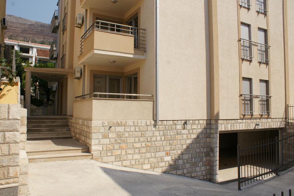 Apartments Dominus Petrovac na moru Exterior foto